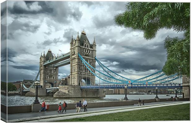 Tower Bridge, London Canvas Print by mark leader
