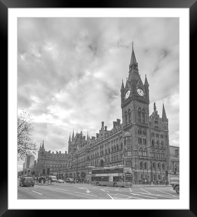 St Pancras International Station BW Framed Mounted Print by David French