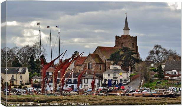 overlooking hythe quay in maldon essex Canvas Print by linda cook