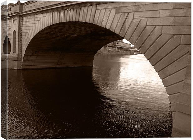 Ouse Bridge across the river Ouse in York. Canvas Print by Robert Gipson