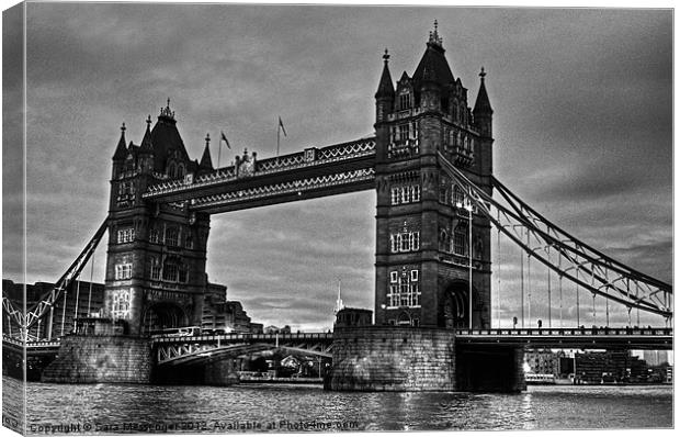 Tower bridge in black and white Canvas Print by Sara Messenger