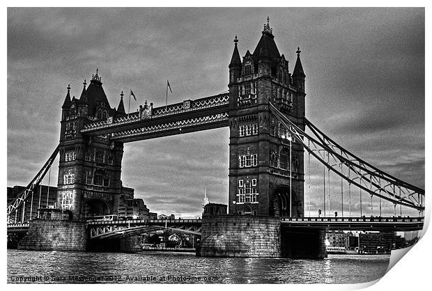 Tower bridge in black and white Print by Sara Messenger