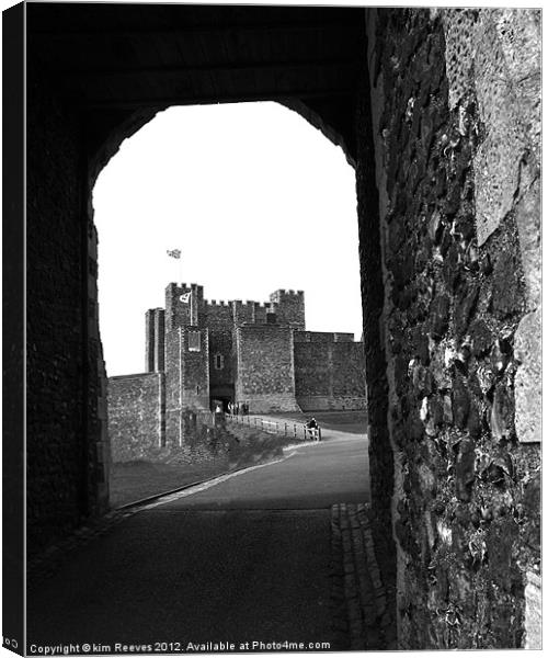 Kent Castle Canvas Print by kim Reeves
