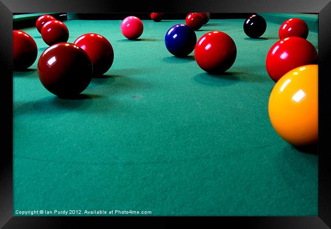 Snooker table with coloured balls Framed Print by Ian Purdy