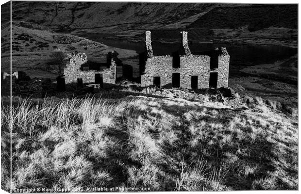 Cwmorthin barracks Canvas Print by Rory Trappe