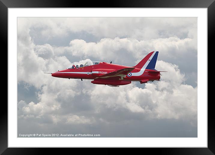 Red Arrows  HS Hawk Framed Mounted Print by Pat Speirs