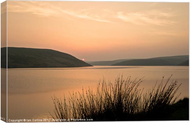 Sunset over the Claerwen reservoir Canvas Print by Ian Collins