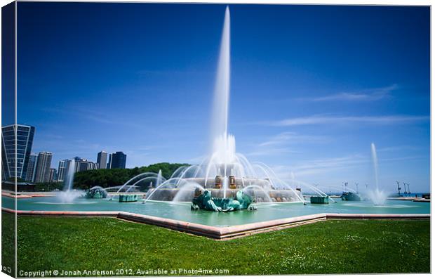 Buckingham memorial fountain Canvas Print by Jonah Anderson Photography