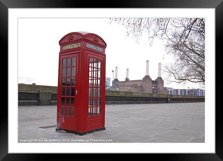 Red Telpehone Box Framed Mounted Print by Iain McGillivray