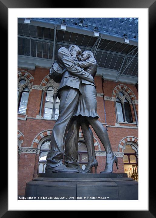 Saint Pancras Station Kissing Couple Framed Mounted Print by Iain McGillivray