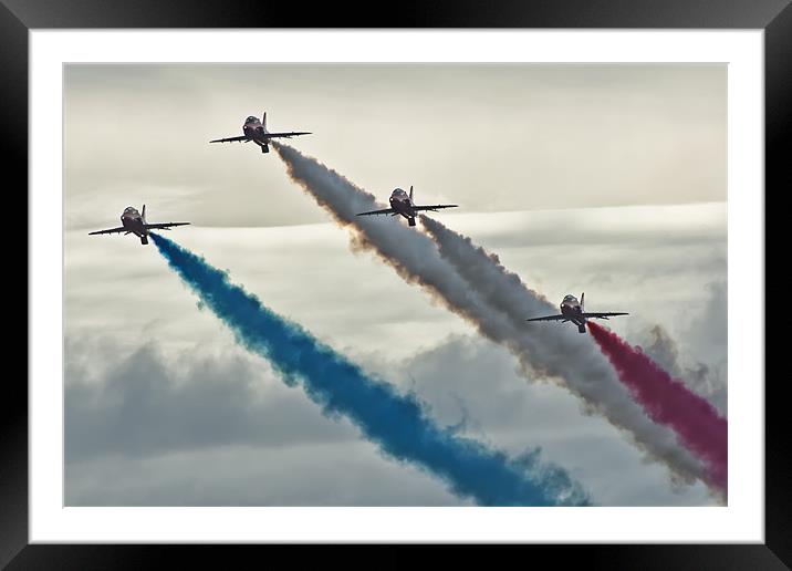 Red Arrows Framed Mounted Print by Sam Smith