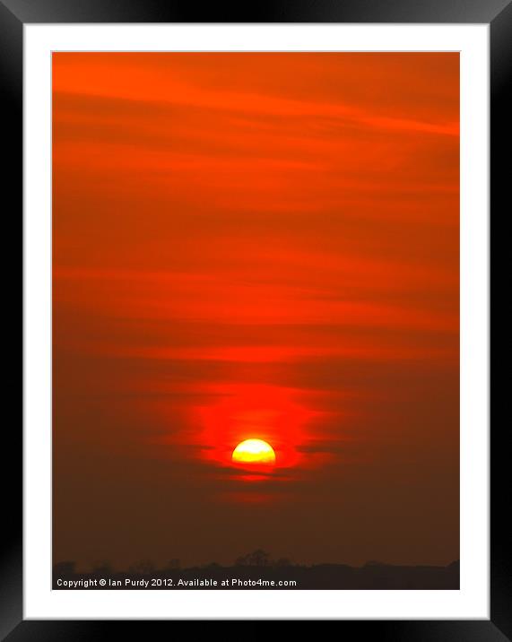 End of the day Framed Mounted Print by Ian Purdy