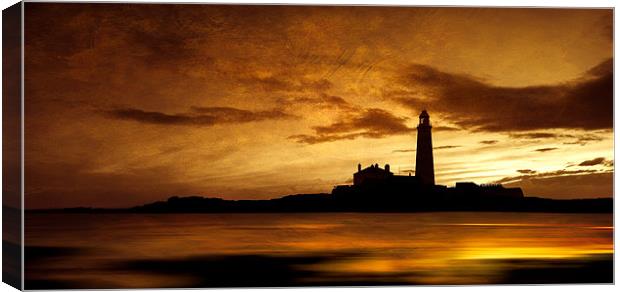 St Mary's Lighthouse sunrise Canvas Print by David Smith
