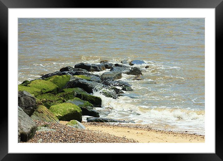 Southwold Beach Framed Mounted Print by Linda Brown