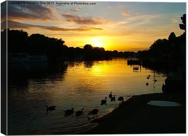 Sunset on the Thames Canvas Print by Michelle Orai