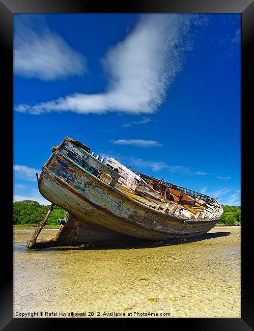 Dulas Bay shipwreck Framed Print by R K Photography