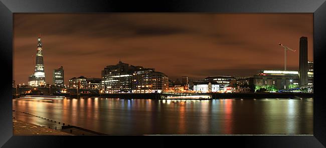 Thames Panorama Framed Print by peter tachauer