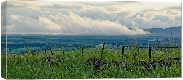 Low clouds in the evening Canvas Print by Kevin Dobie