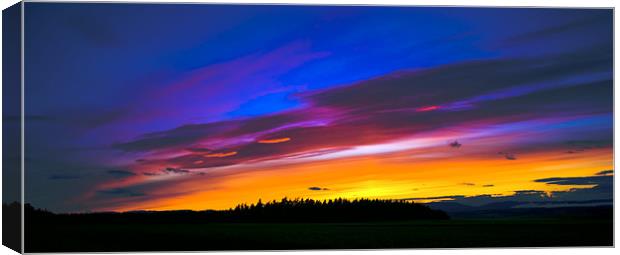 July evening sunset Canvas Print by Kevin Dobie