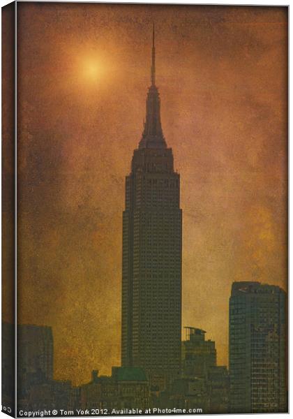 THE EMPIRE STATE BUILDING Canvas Print by Tom York