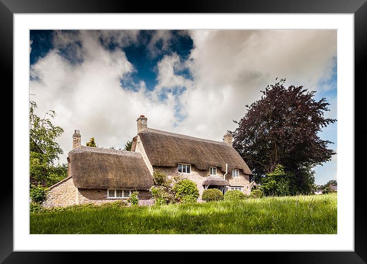 Thatched cottages at Long Compton Framed Mounted Print by Stephen Mole