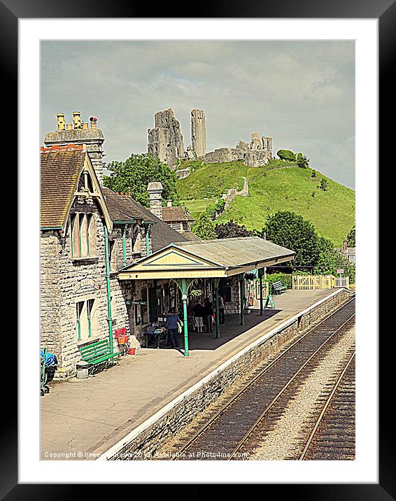 Corfe castle steam railway station Framed Mounted Print by Linsey Williams