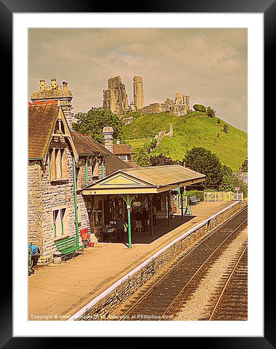 Corfe castle railway station Framed Mounted Print by Linsey Williams