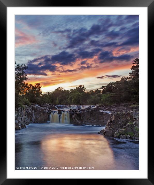Low Force Sunset Framed Mounted Print by Gary Richardson
