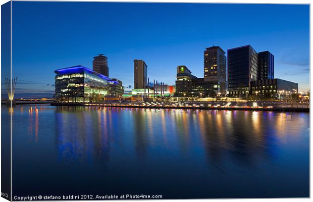Media City at night in Salford Canvas Print by stefano baldini