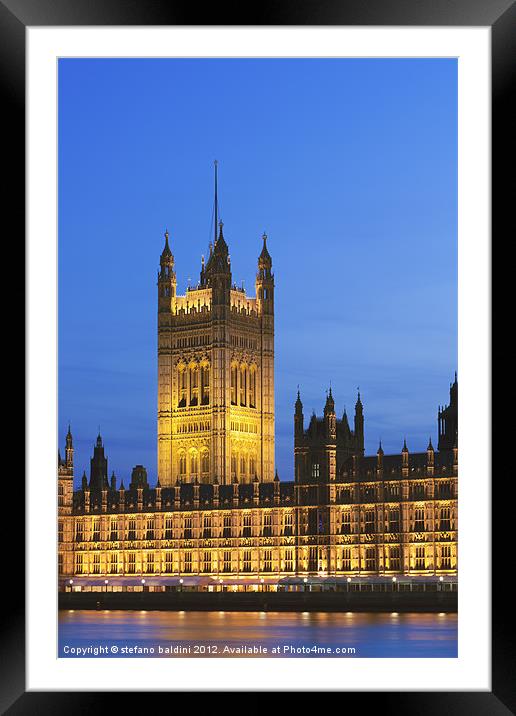 The house of parliament in London Framed Mounted Print by stefano baldini
