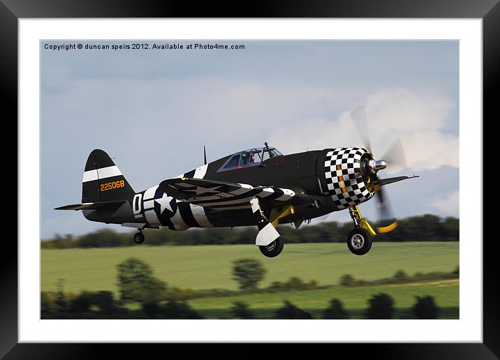 Republic p47 thunderbolt Framed Mounted Print by duncan speirs
