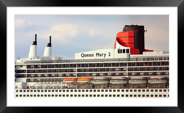 Queen Mary 2 Framed Mounted Print by Louise Godwin