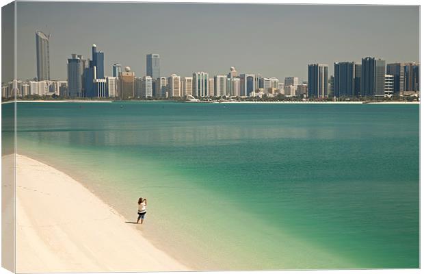 Beach and skyline of Abu Dhabi Canvas Print by peter schickert