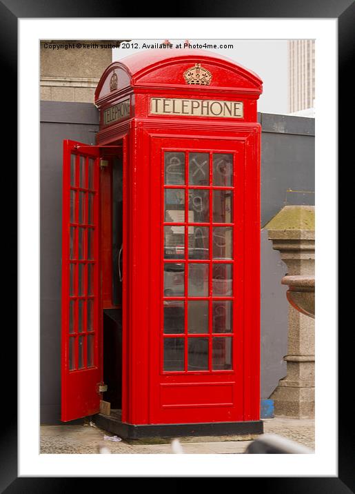 red phone box Framed Mounted Print by keith sutton