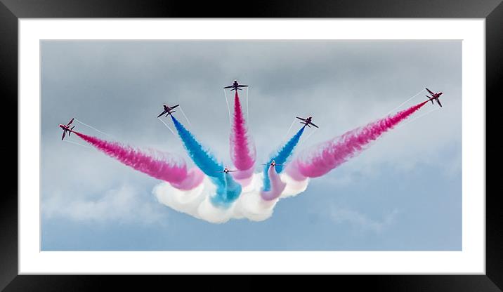 Red Arrows Framed Mounted Print by Sam Smith