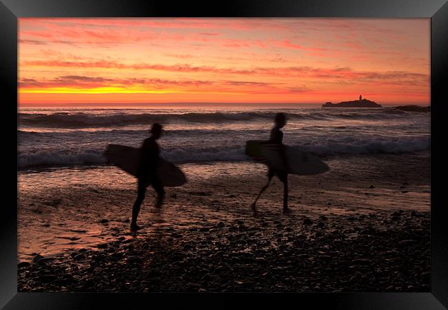Surfers Sunset Framed Print by David Smith