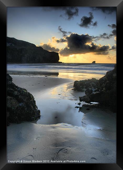 Trevaunance Cove Sunset, St Agnes Framed Print by Simon Gladwin