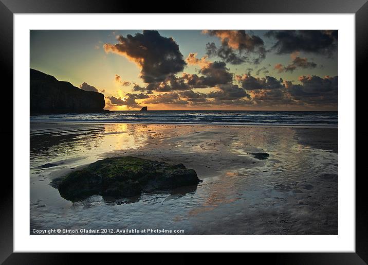 Sunset at Trevaunance Cove, St Agnes Framed Mounted Print by Simon Gladwin
