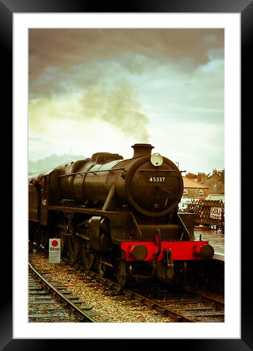 Poppy line steam locomotive. Framed Mounted Print by Lee Daly