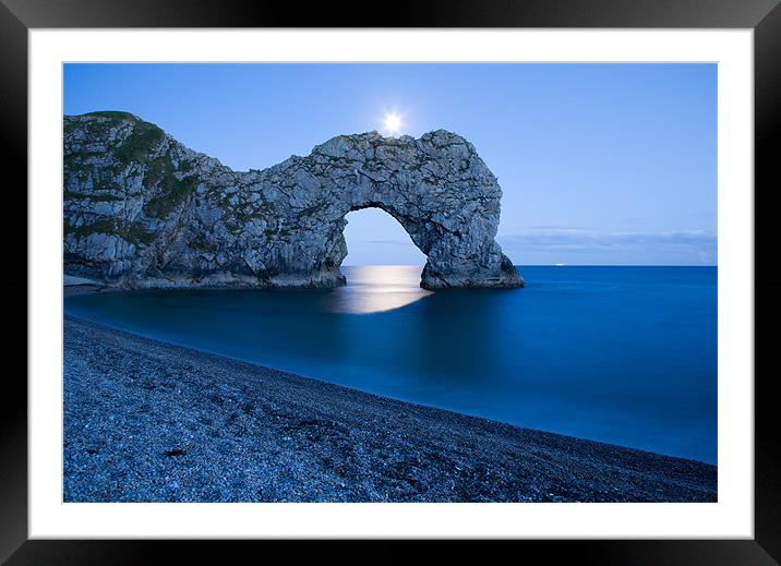 Under the moonlight Framed Mounted Print by Ian Middleton