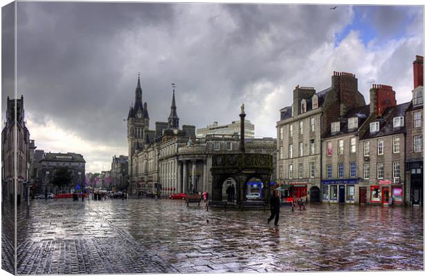 Aberdeen in the rain Canvas Print by Tom Gomez