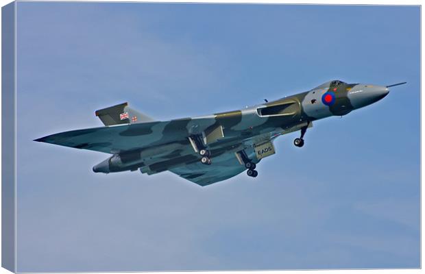 XH558 Avro Vulcan Canvas Print by Phil Clements