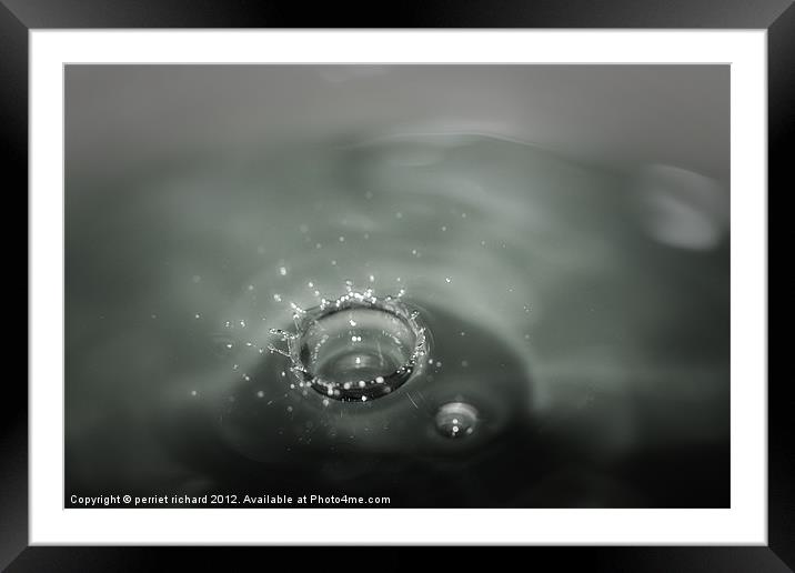 The diamant of water Framed Mounted Print by perriet richard