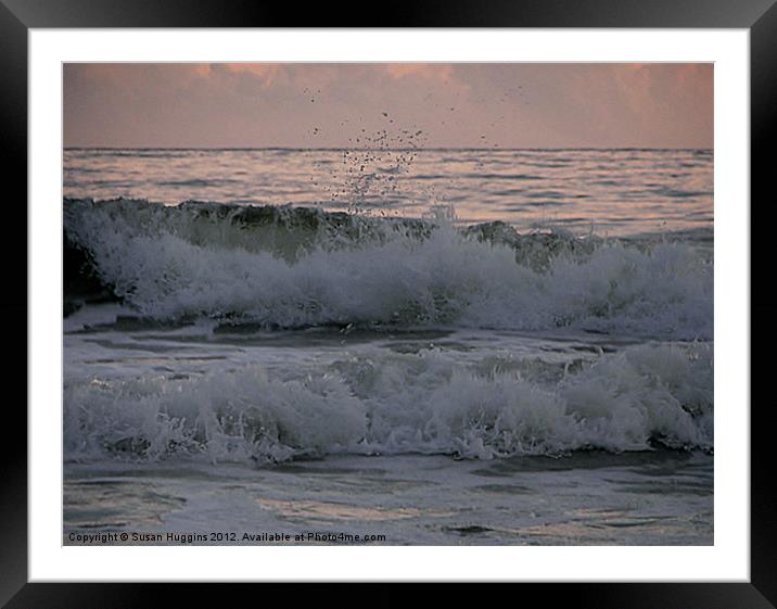 Shoaling Waves Framed Mounted Print by Susan Medeiros