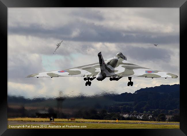 Vulcan Launch Framed Print by Pat Speirs