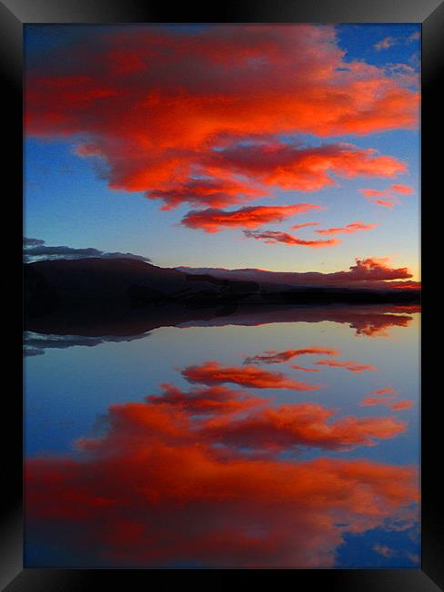 Red cloud Framed Print by Gary Miles