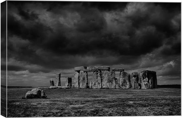 Stonehenge, with dramatic sky Canvas Print by Graham Moore