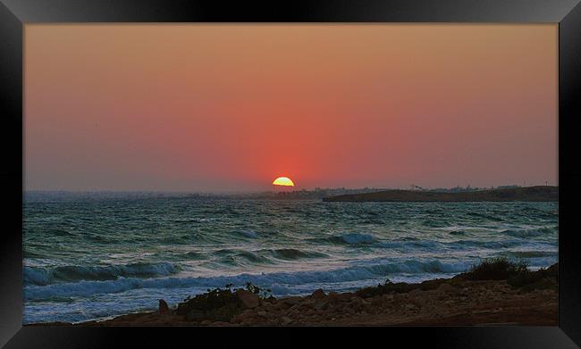 sunset Framed Print by sue davies