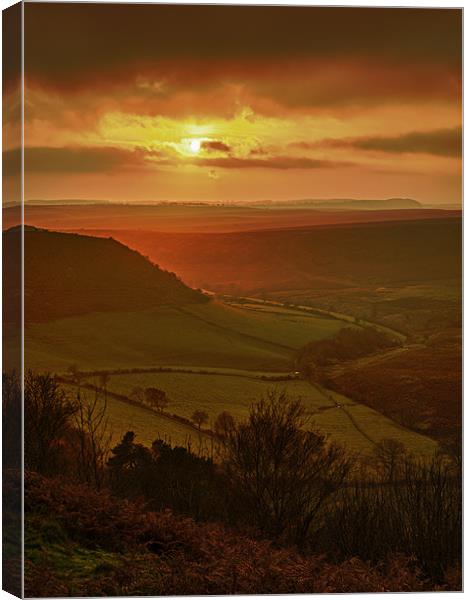 Devils Punchbowl Canvas Print by Graham Moore
