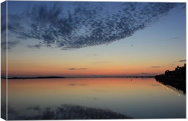 Hilbre island at dusk Canvas Print by Paul Farrell Photography
